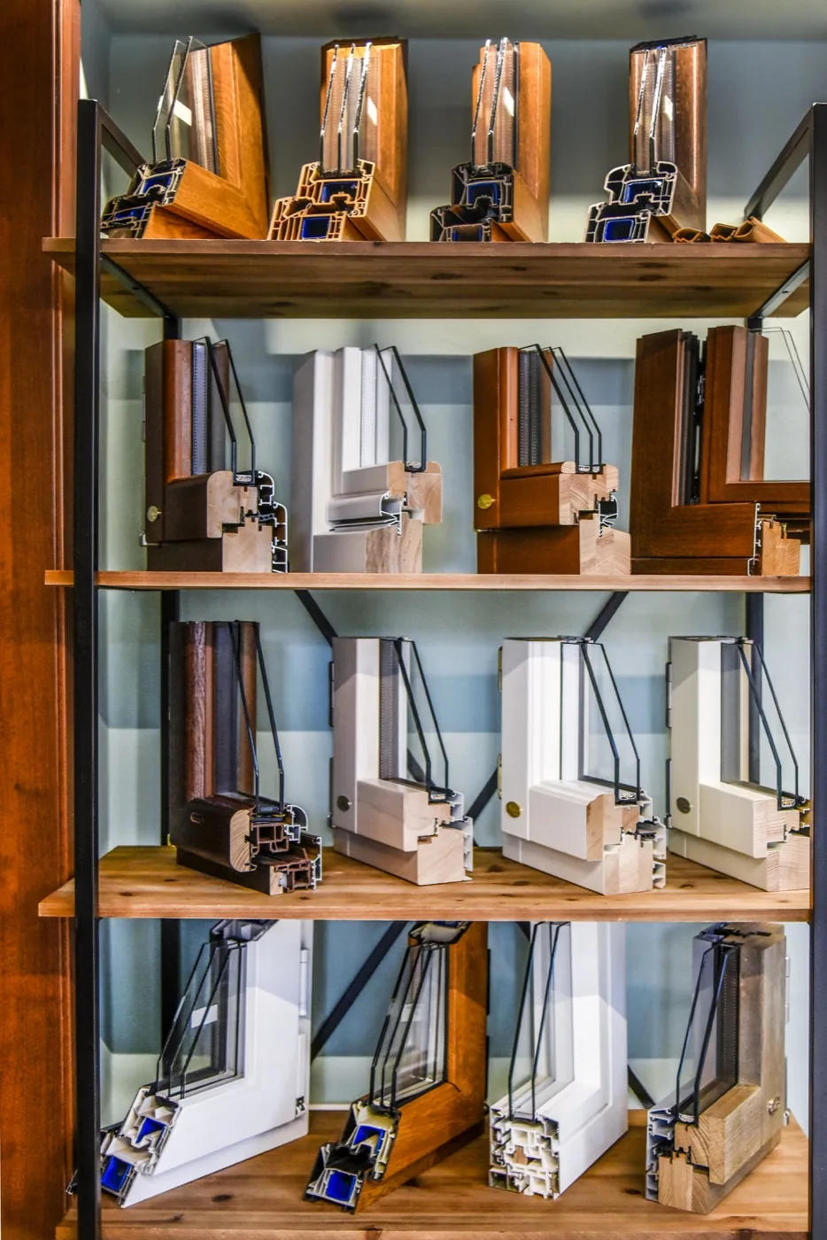 Campionario profili serramenti in alluminio, PVC e legno
